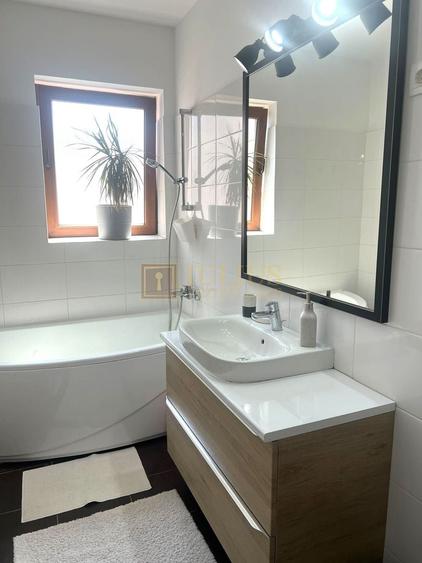 Apartament cu 3 camere decomandat, mobilat în Torontalului