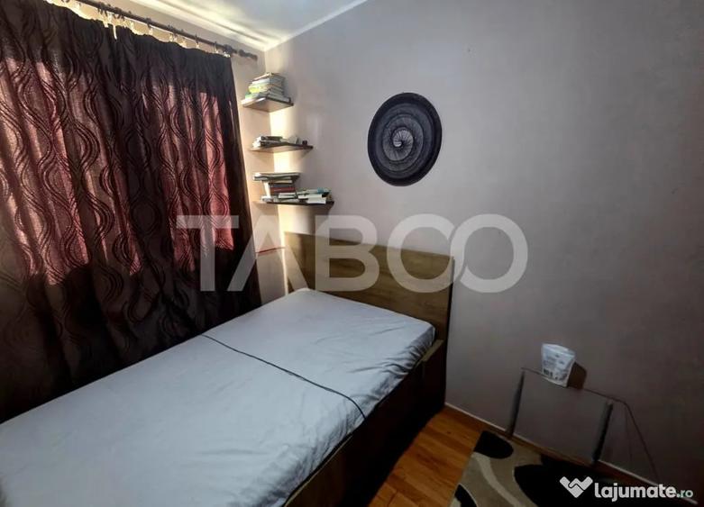 Apartament cu 3 camere semidecomandat în Central