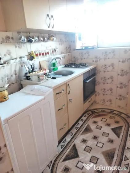 Apartament cu 3 camere decomandat în Valea Rosie