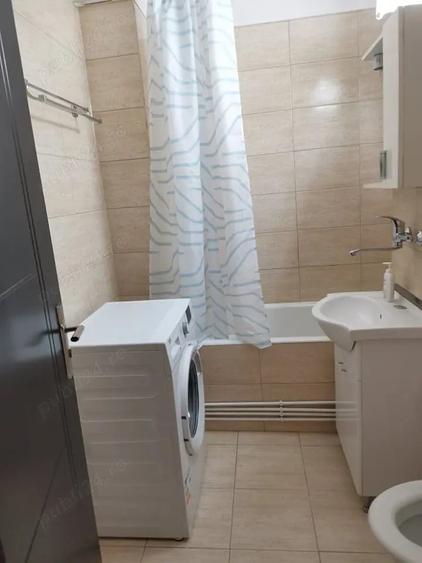 Apartament cu 2 camere decomandat în Pandurilor