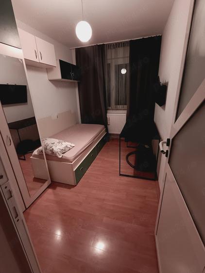 Apartament cu 3 camere semidecomandat în Nord
