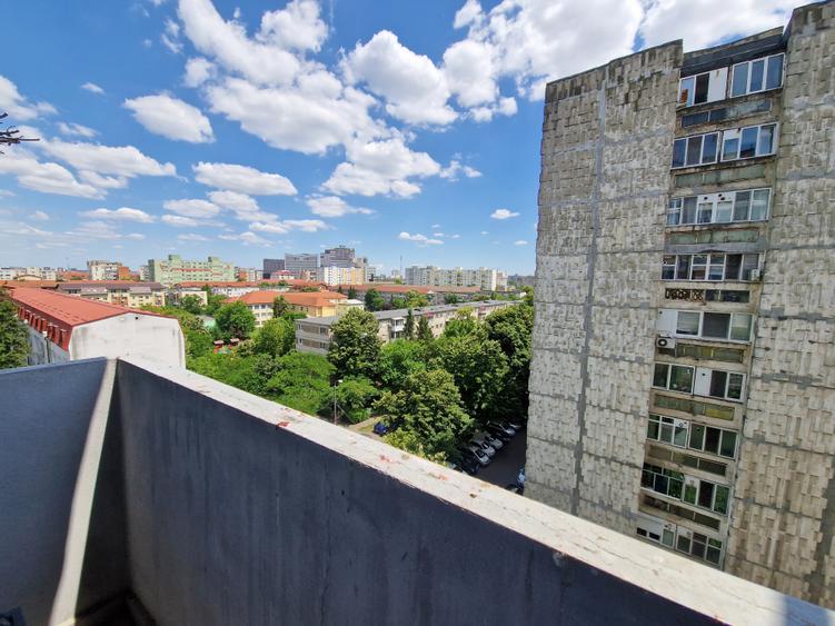 Apartament cu 3 camere decomandat în Circumvalațiunii