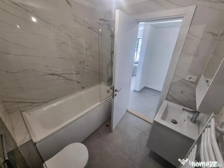 Apartament cu 3 camere decomandat în Energia