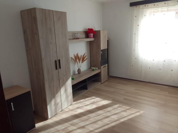 Casă cu 3 camere în Plopiș