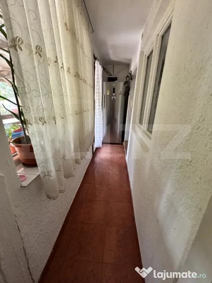 Casă cu 2 camere cu Teren 7300 Mp în Central
