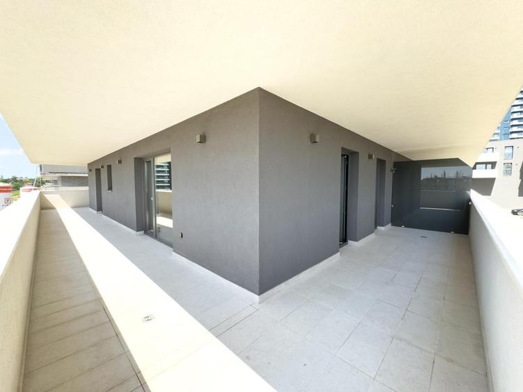 Apartament cu 3 camere decomandat în Aviației