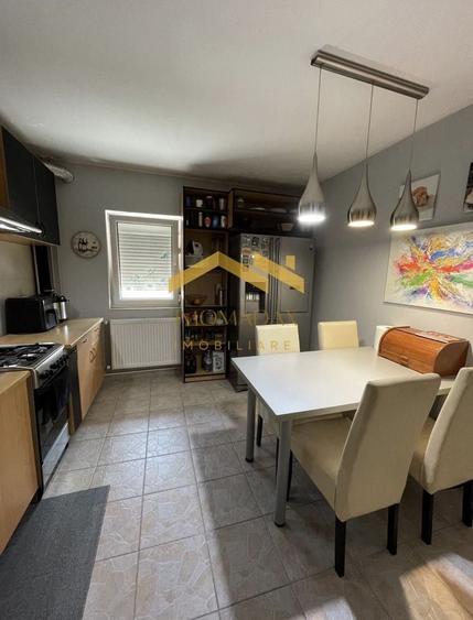 Apartament cu 3 camere decomandat, mobilat în Aradului