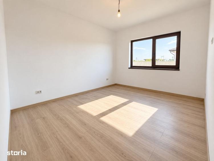 Casă cu 4 camere cu Teren 400 Mp în Clinceni