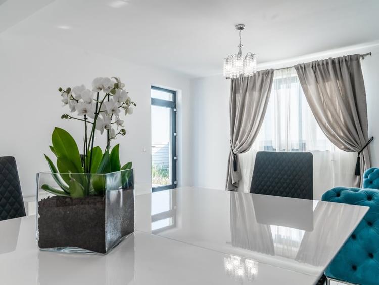 Duplex cu 4 camere cu Canalizare în Domnești