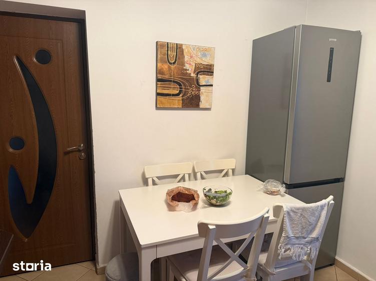 Apartament cu 3 camere decomandat în Micro 5