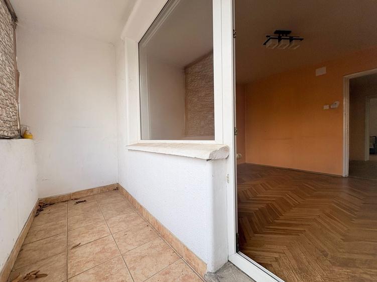 Apartament cu 3 camere semidecomandat în Ultracentral