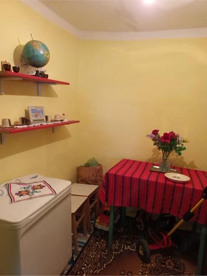 Casă cu 2 camere cu Teren 500 Mp în Cârlomănești