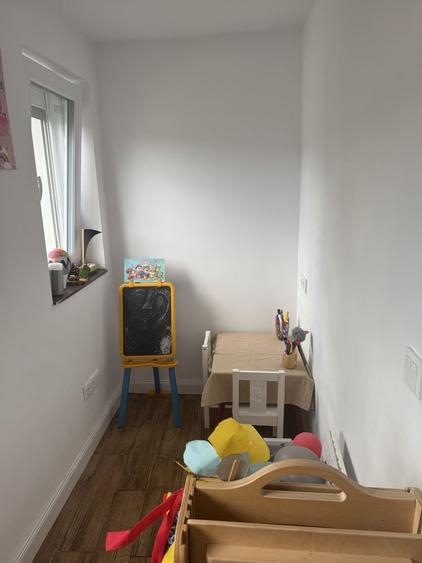 Casă cu 4 camere în Drumul Carului
