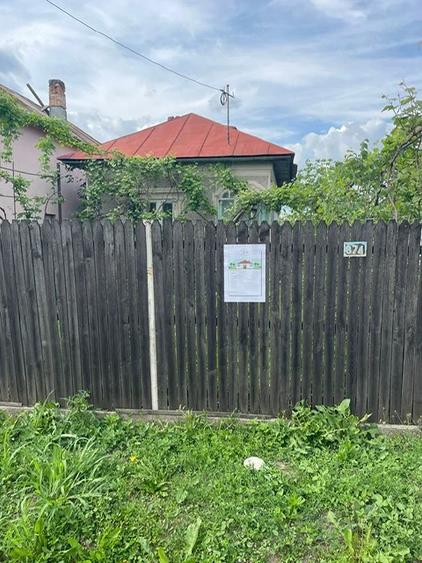 Casă cu 3 camere cu Teren 1200 Mp în Lucieni