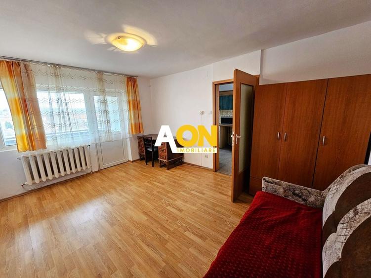 Garsonieră decomandată, mobilată în Cetate