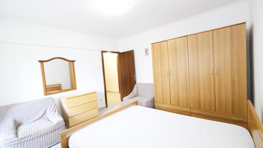 Apartament cu 2 camere decomandat în Sala Palatului