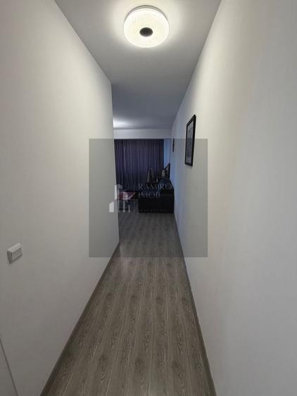 Apartament cu 3 camere semidecomandat în Metalurgiei