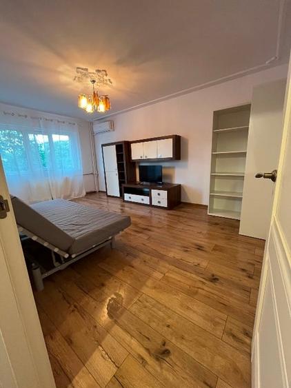 Apartament cu 2 camere decomandat în Cantacuzino