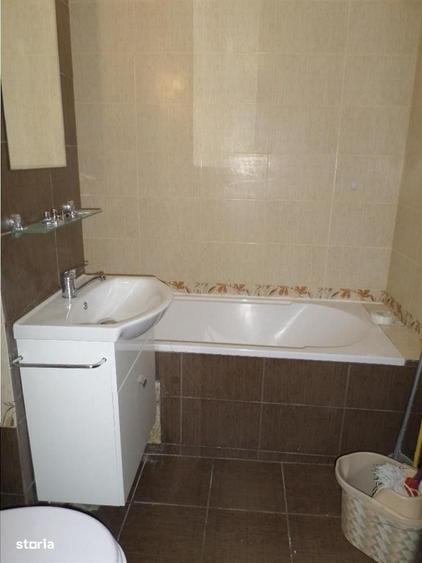 Apartament cu 2 camere decomandat în B-dul București