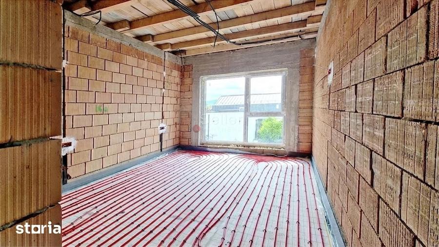 Casă cu 4 camere cu Teren 500 Mp în Sânpetru