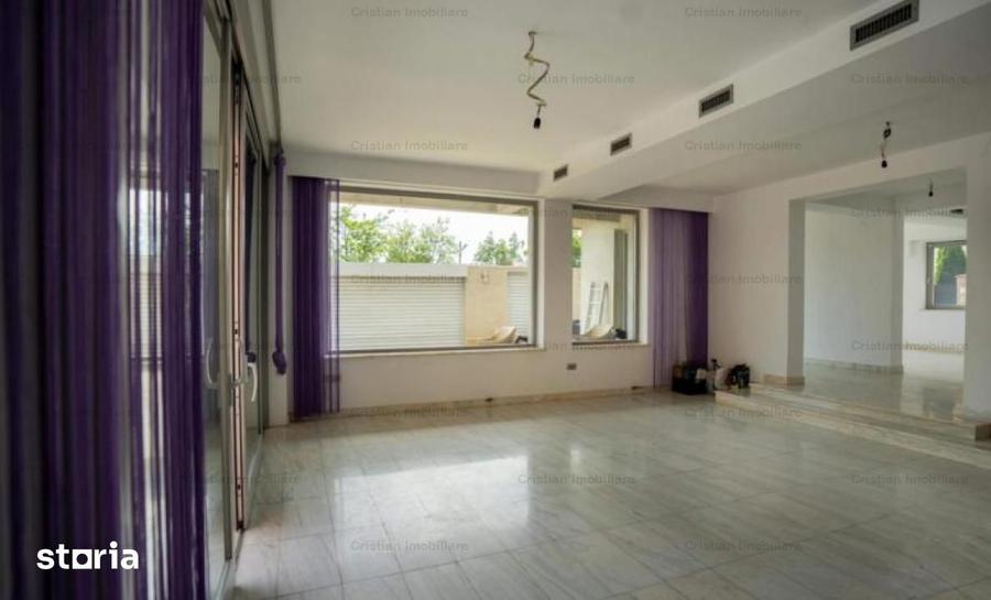 Casă cu 4 camere cu Teren 300 Mp în Central