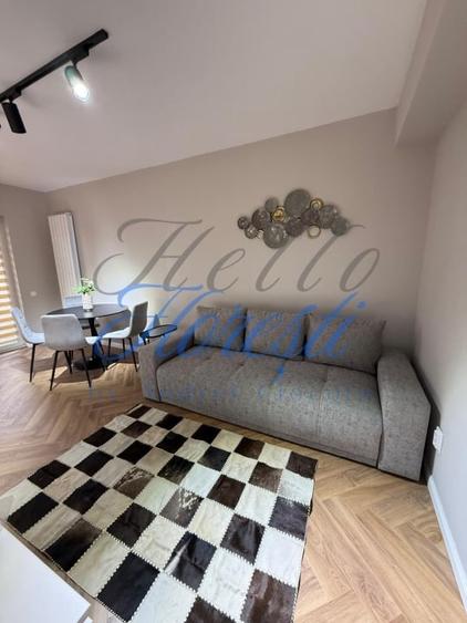 Apartament cu 3 camere semidecomandat în Florești