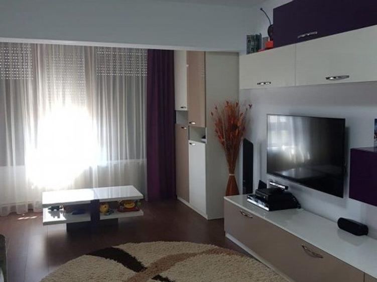 Apartament cu 2 camere decomandat în Bd. Coșbuc