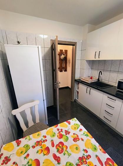 Apartament cu 2 camere semidecomandat, mobilat în Gara de Nord