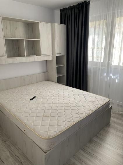 Apartament cu 3 camere semidecomandat în Hipodrom