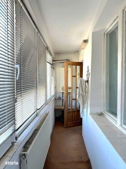 Apartament cu 3 camere decomandat, mobilat în Mircea cel Bătrân