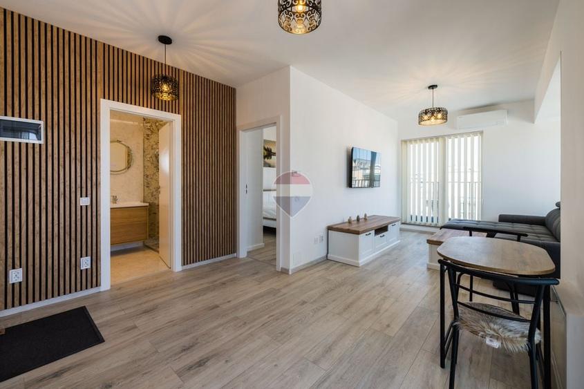 Apartament cu 2 camere decomandat, mobilat în Tractorul