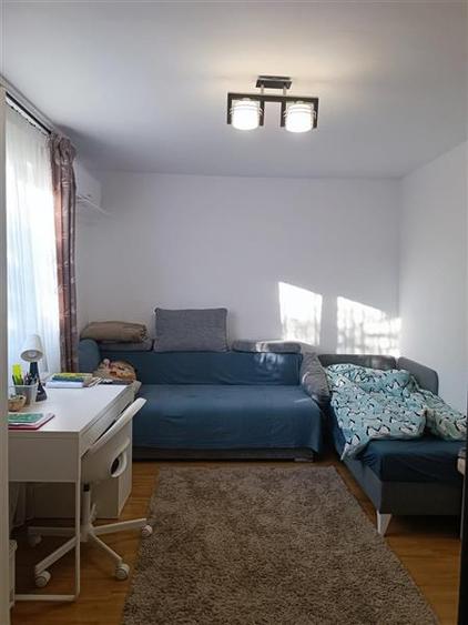 Casă individuală cu 5 camere cu Teren 252 Mp în Central