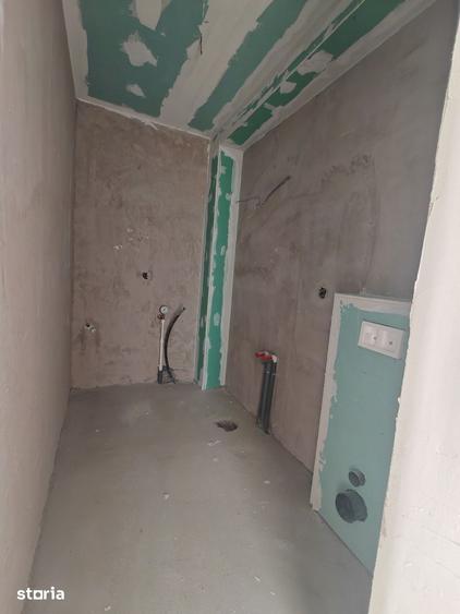 Casă cu 6 camere cu Teren 365 Mp în Ștefănești