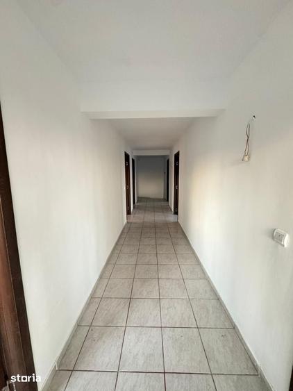 Casă cu 8 camere cu Teren 300 Mp în Ciurea