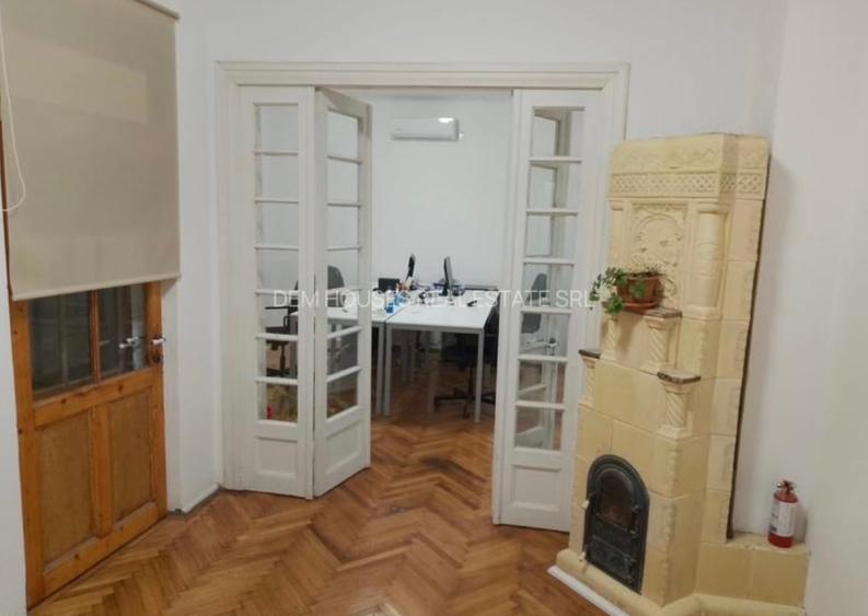 Casă cu 3 camere cu Teren 100 Mp în Unirii