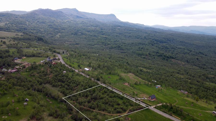Teren intravilan de 11140 mp, în Budești