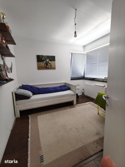 Casă cu 5 camere cu Teren 556 Mp în Exterior Vest