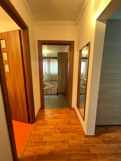 Apartament cu 3 camere decomandat, mobilat în Gorjului
