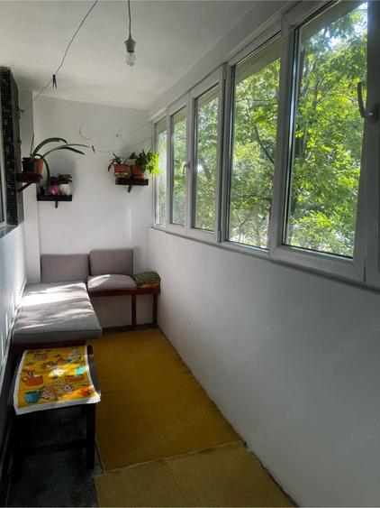Apartament cu 3 camere semidecomandat în Drumul Taberei