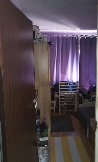 Apartament cu 4 camere decomandat în Olteniței