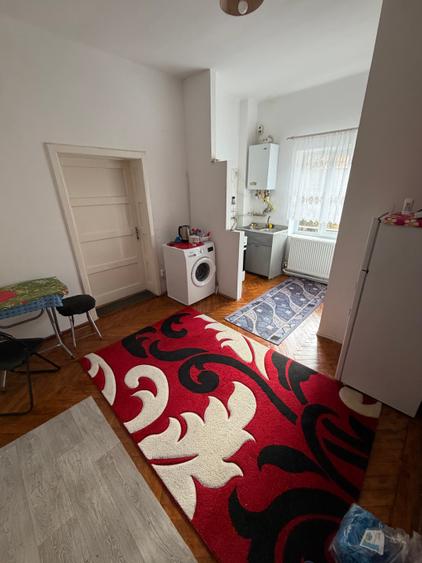 Apartament cu 2 camere nedecomandat în Central