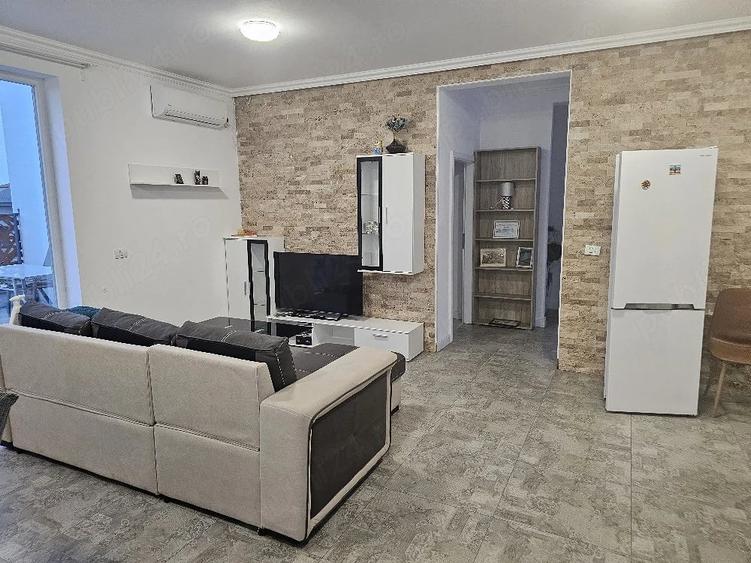 Apartament cu 3 camere decomandat în Giroc