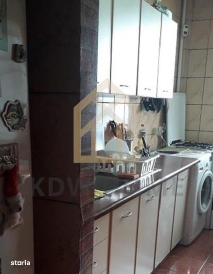 Apartament cu 2 camere semidecomandat în Colentina