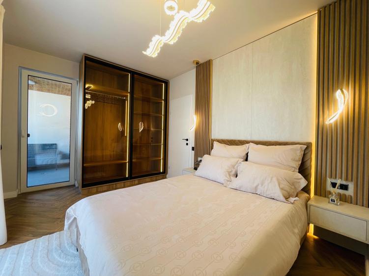 Apartament cu 3 camere semidecomandat în Florești