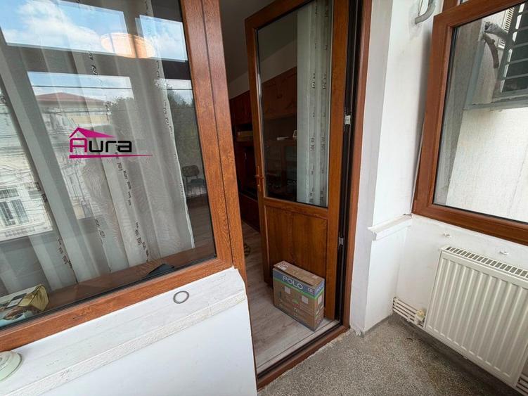 Apartament 3 camere Str.Victoriei - 12