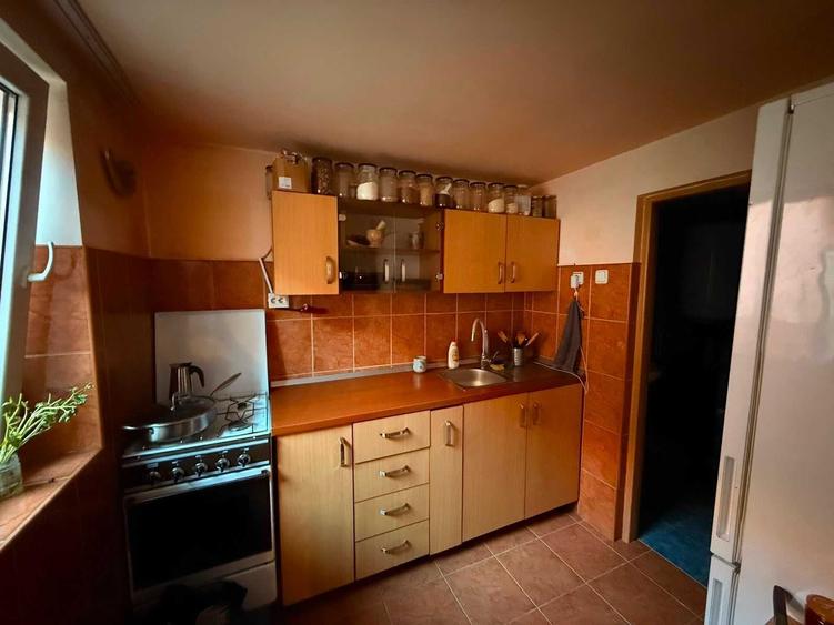 Casă cu 4 camere cu Teren 2000 Mp în Iara