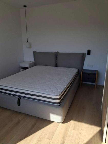 Apartament cu 3 camere semidecomandat, mobilat în Chinteni