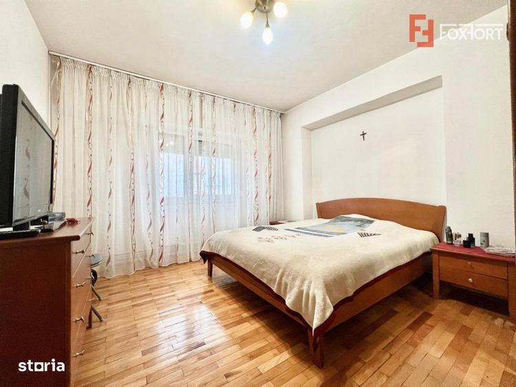 Apartament cu 3 camere decomandat, mobilat în Lunei