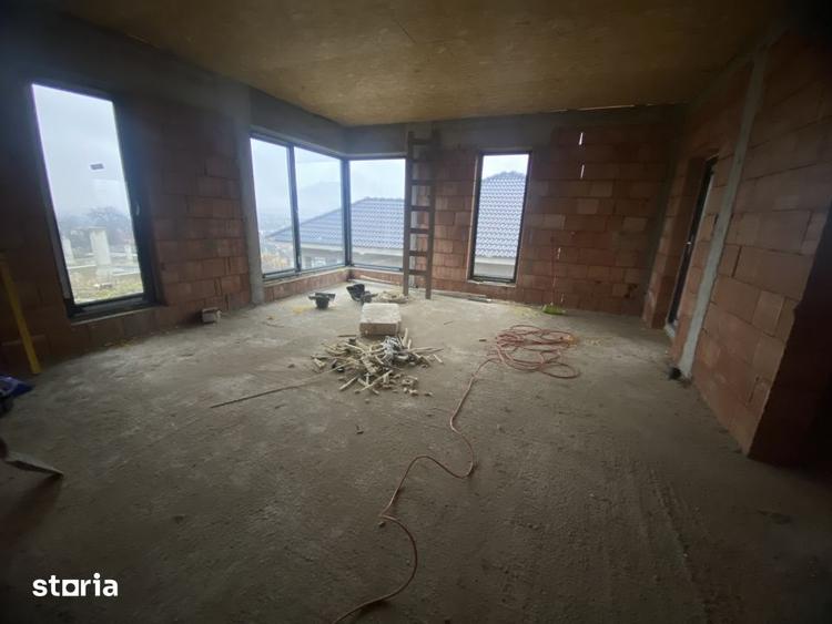 Casă cu 4 camere cu Teren 400 Mp în Ciceu-Mihăiești