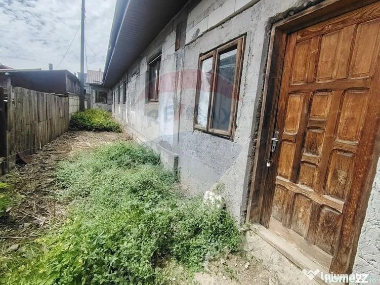 Casă cu 3 camere cu Teren 1326 Mp în Central